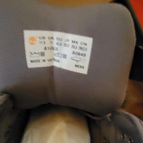 Timberland mens boots 11.5 Gray NIB - Picture 2 of 5